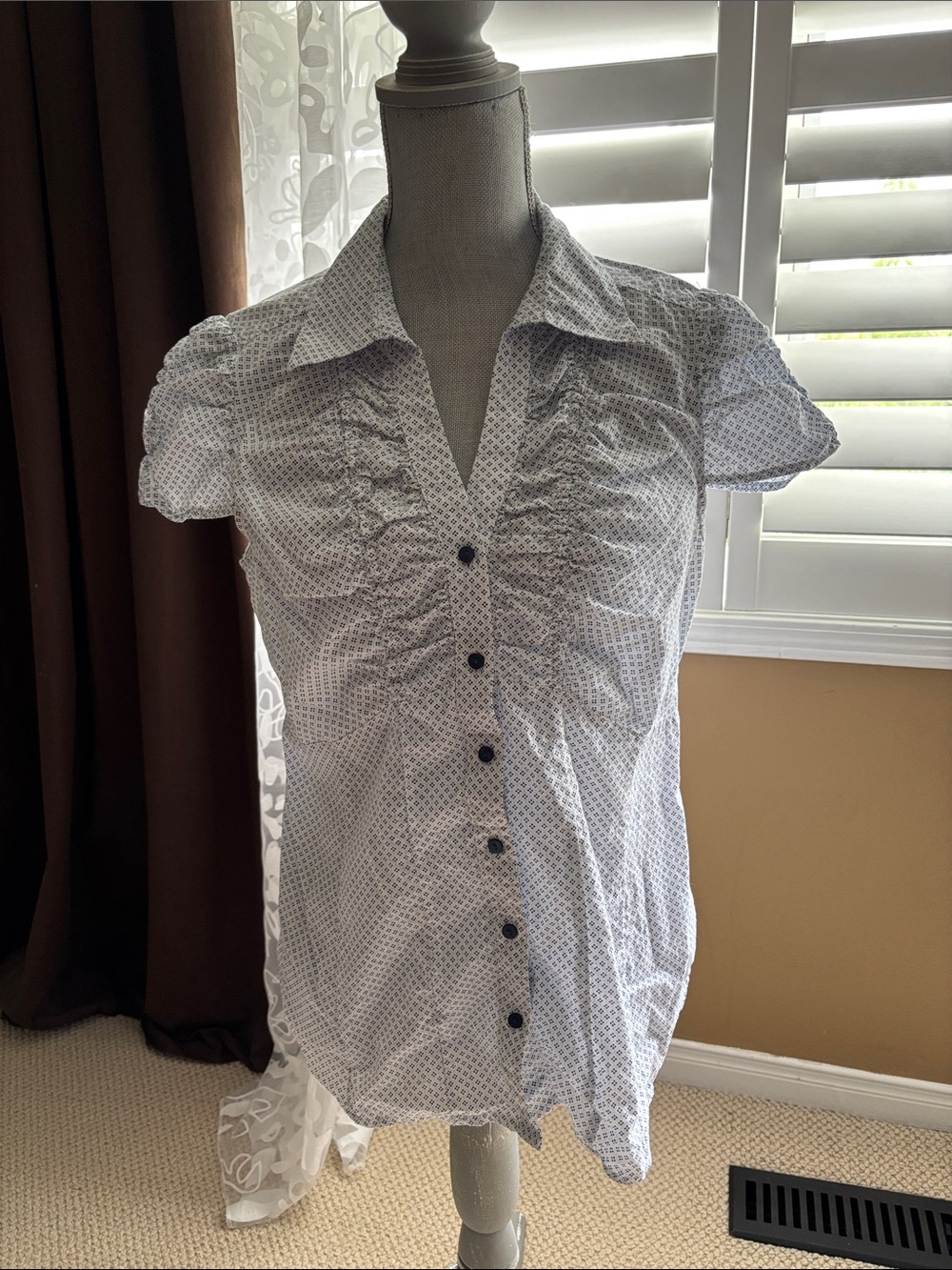 Dalia Collection White Button-Front Ruffle Short-Sleeve Shirt
